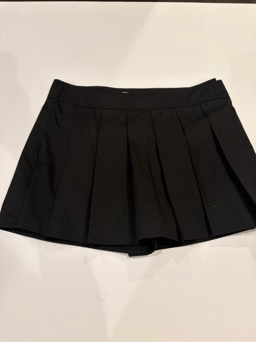 Sunday Best Black Pleated Skort
